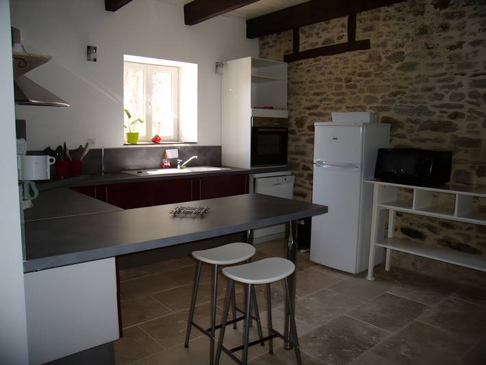Holiday Home 'Gîte Joly' with Private Terrace, Private Garden and Wi-Fi in Corseul, Dinan Området