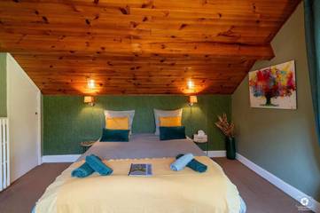 Chambre d’hôte pour 4 personnes, avec jardin ainsi que piscine et jacuzzi à Quinssaines