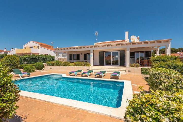 Villa für 6 Personen, mit Balkon und Garten - 1