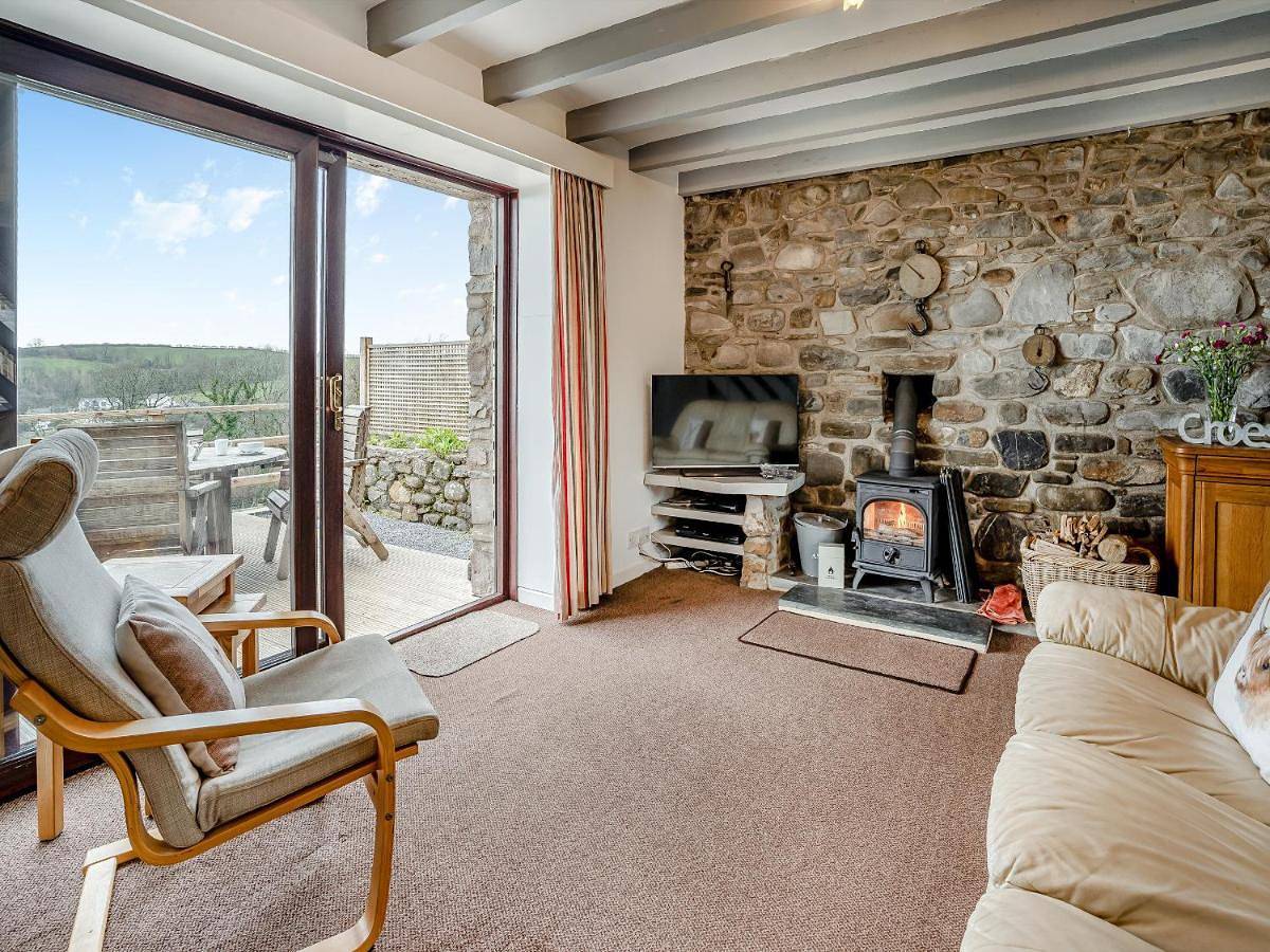 Two-Bedroom Holiday Home in Amroth, Pembrokeshire