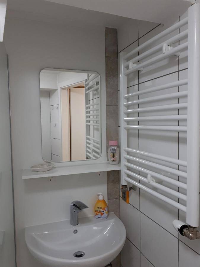 Ferienwohnung für 2 Personen, mit Terrasse und Garten sowie Ausblick in Aalen - 2