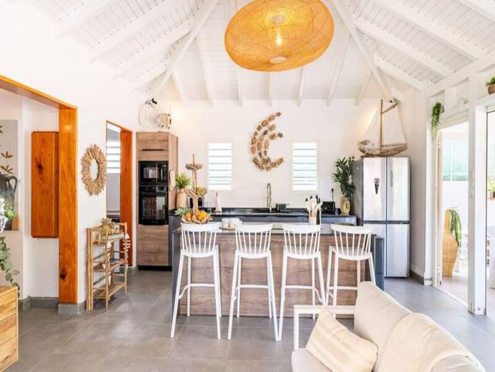 Gîte pour 6 personnes, avec piscine et jardin, adapté aux familles dans Le Chameau Terre De Haut - 4