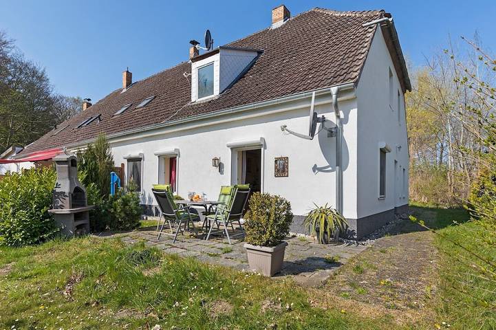 Ferienwohnung für 3 Personen, mit Garten und Terrasse in Gingst