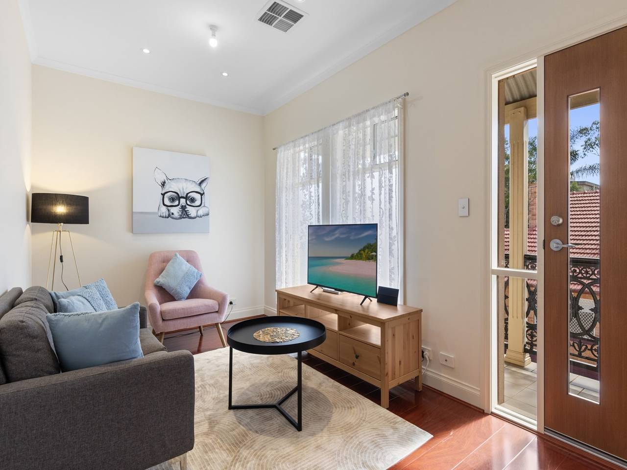 Ganze Wohnung, Familienfreundliches Haus mit 4 Schlafzimmern und Parkplatz in Adelaide, South Australia