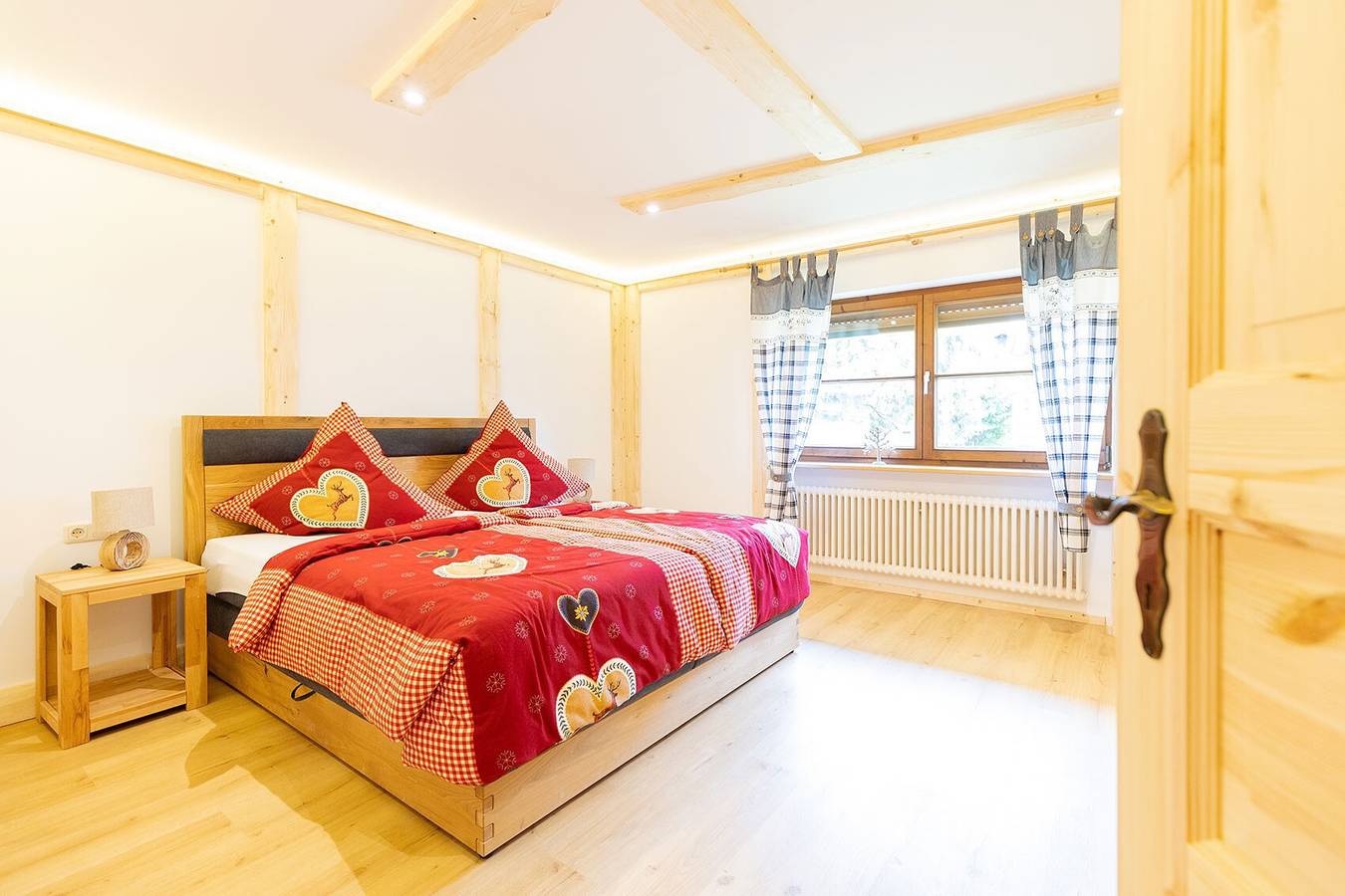 Chalet 'Au' with Mountain View, Private Terrace and Wi-Fi in Fischen, Bavarian Swabia