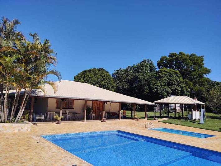 Pousadas para 2 pessoas, com vista e terraço e ainda piscina and jardim, com animais de estimação em Avaré