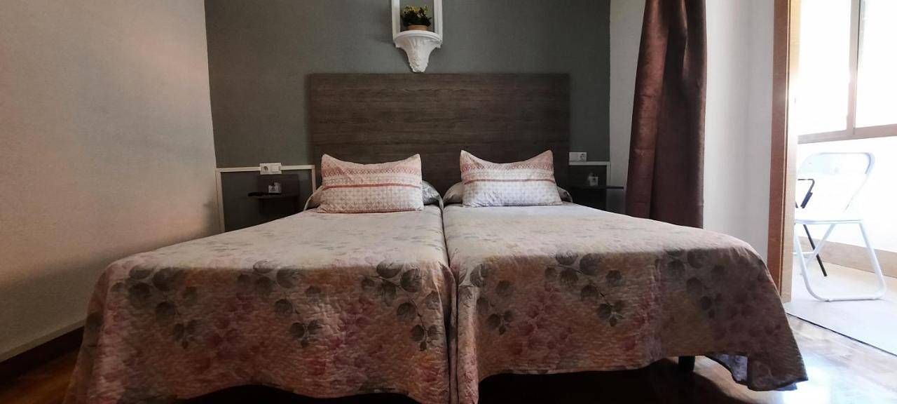 Single Room with Private Bathroom in León, Chaîne Cantabrique