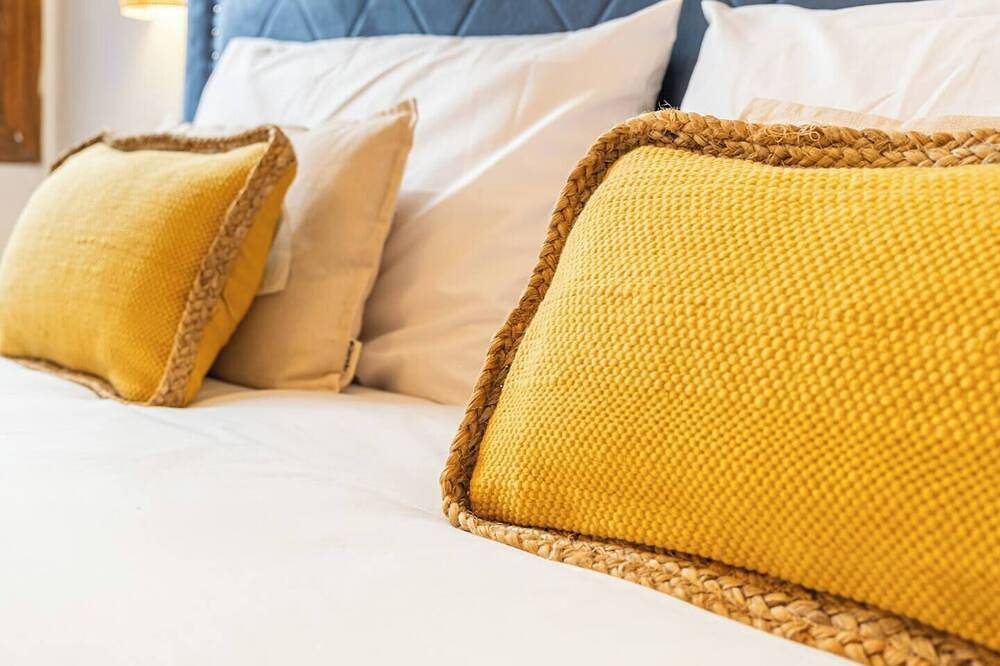 Limestone Room: With Private Bathroom 1 Min from the Sea in Playa Carrer La Mar, el Campello