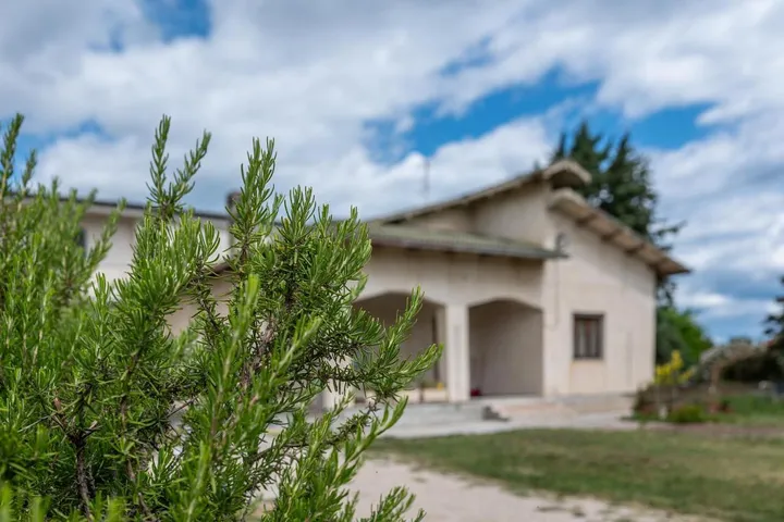 Albergo a gestione familiare per 2 persone, con balcone e giardino nonché piscina e panorama, con animali domestici - 1