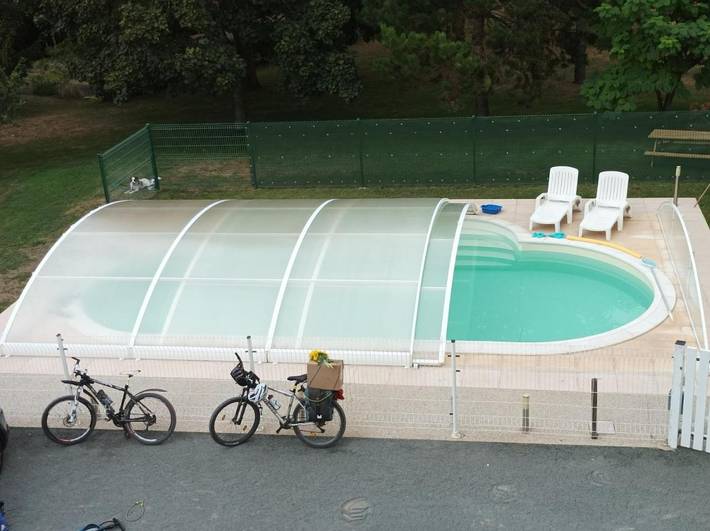 Gîte pour 6 personnes, avec vue ainsi que jardin et piscine à Saint-Hilaire-la-Palud - 4