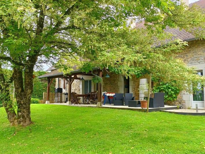 Location de vacances pour 6 personnes, avec Balcon et Terrasse ainsi que Jardin et Vue dans Darbonnay