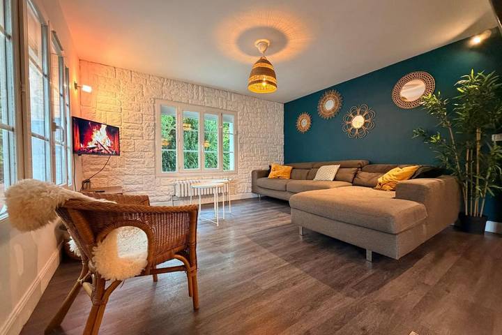 Location de vacances pour 15 personnes, avec jardin à La Houssaye-en-Brie