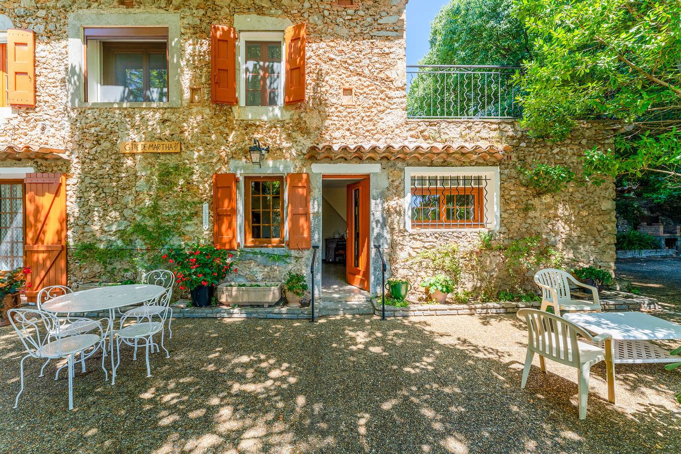  'Chez Martha' avec Vue sur la Montagne, Terrasse et Jardin privés in Anduze, Parc national des Cévennes