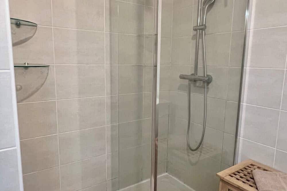 Appartement entier, Casa Jouvenel -T3 /3 pers -Brive-Parking privatif in Brive-la-Gaillarde, Région de Brive-la-Gaillarde