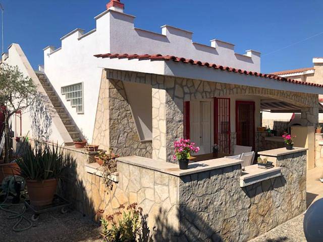 Villa per 4 persone, con panorama e giardino a Leporano