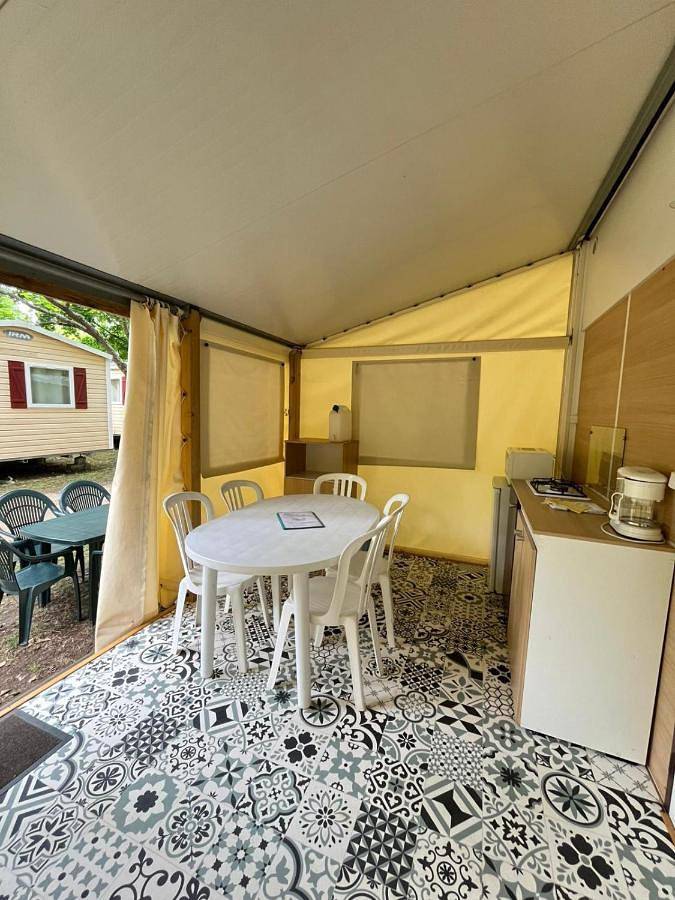 Location de vacances pour 2 personnes, avec jardin ainsi que piscine et terrasse à Lamastre - 2