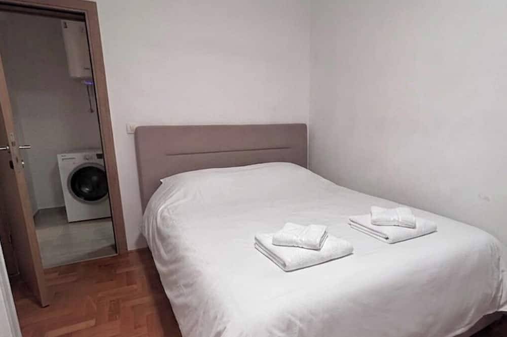 Apartamento entero, The Blue Sky Apartment is a spacious, cosy retreat perfect for families. in Budva, Municipio de Budva