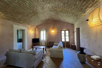 Gîte pour 6 personnes, avec jardin dans Pigna