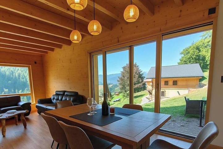 Chalet pour 6 personnes, avec jacuzzi et jardin, animaux acceptés à Saint-Jean-de-Sixt