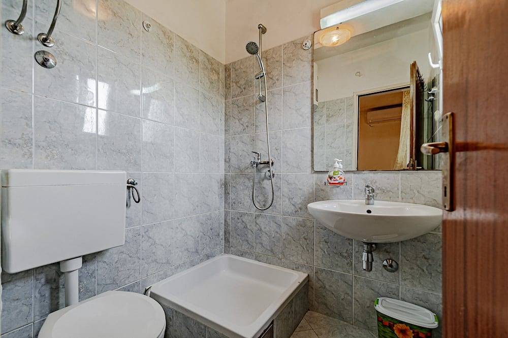 Ganze Wohnung, 2-Zimmer-Ferienwohnung mit Terrasse und Meerblick Luka Dubrava, Peljesac in Dubrovnik-Neretva
