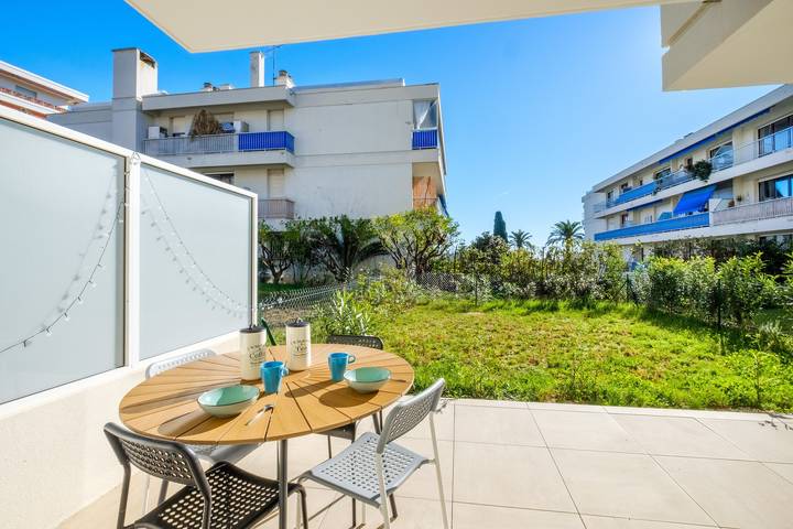 Ferienwohnung für 4 Personen, mit Garten in Nizza