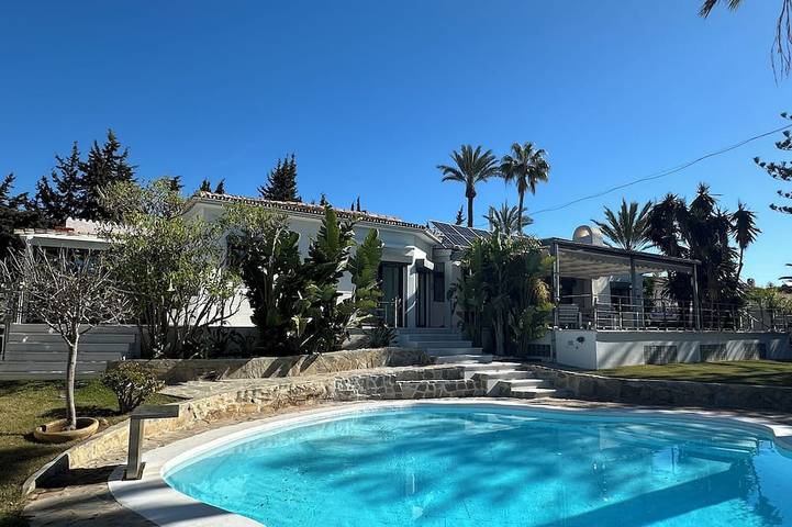 Villa voor 10 personen, with terras and tuin as well as whirlpool - 1