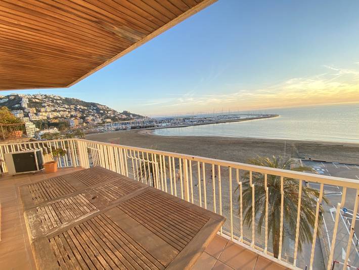 Gîte pour 8 personnes, avec balcon/terrasse, animaux acceptés à Roses - 4