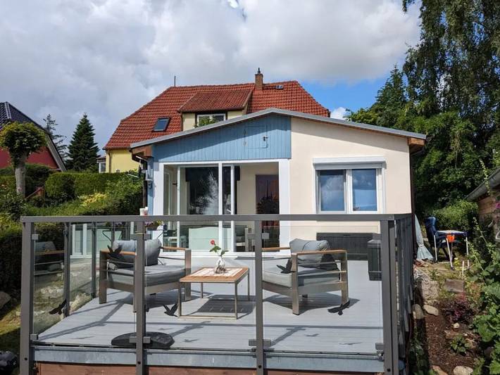 Bungalow für 2 Personen, mit Balkon und Terrasse sowie Garten und Seeblick in Breege