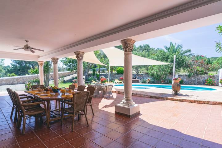 Beautiful Holiday Home with Mountain View, Pool, Wi-Fi, Garden and Air Conditioning in Santa Eulària des Riu, East Ibiza