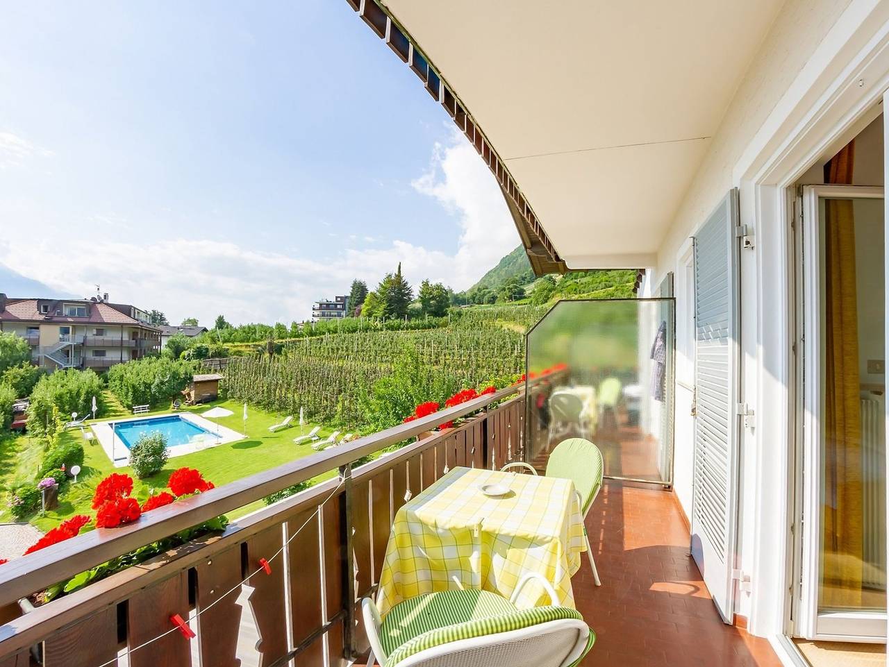 Ganze Ferienwohnung, Chalet Anna - Doppelzimmer Westbalkon in Marling, Ortleralpen