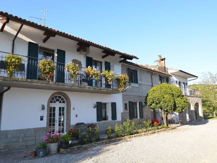 Agriturismo per 3 persone, con Balcone e Giardino nonché Piscina a Modigliana