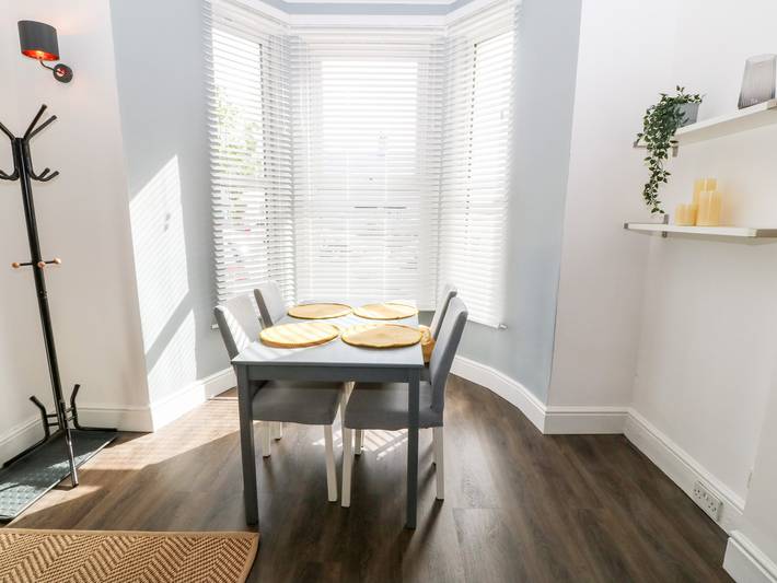 Entire apartment, Rothlea (Flat 1) in Pwllheli, Gwynedd