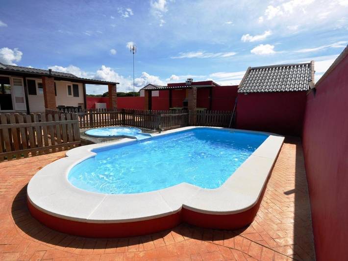 Camping pour 6 personnes, avec piscine et terrasse ainsi que jardin et jacuzzi à Conil de la Frontera - 3
