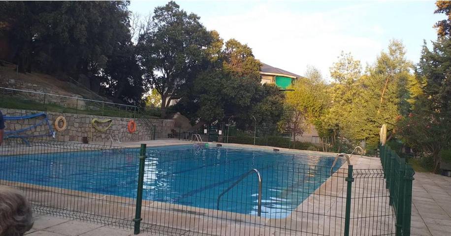 Apartamento de vacaciones para 6 personas, con vistas además de jardín y piscina - 1