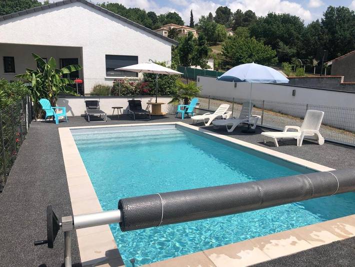 Location de vacances pour 6 personnes, avec piscine ainsi que terrasse et vue dans Arthès - 2