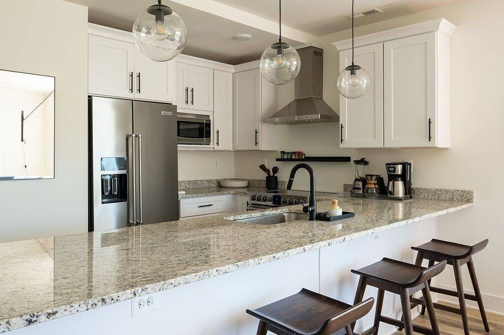 Ganze Wohnung, Piedmont Place 303| Lux Vineyard & Brewery Getaway in the Heart of Crozet | Pet Friendly in Crozet, Albemarle County