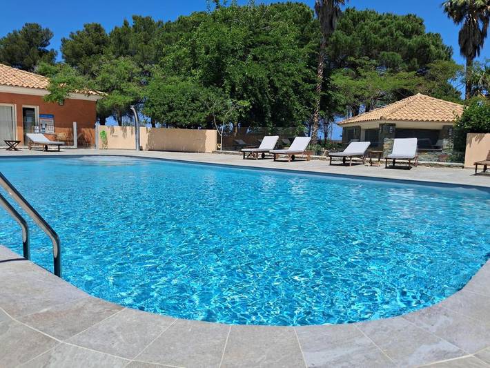 Gîte pour 3 personnes, avec piscine et balcon dans Plage de la Roya - 2