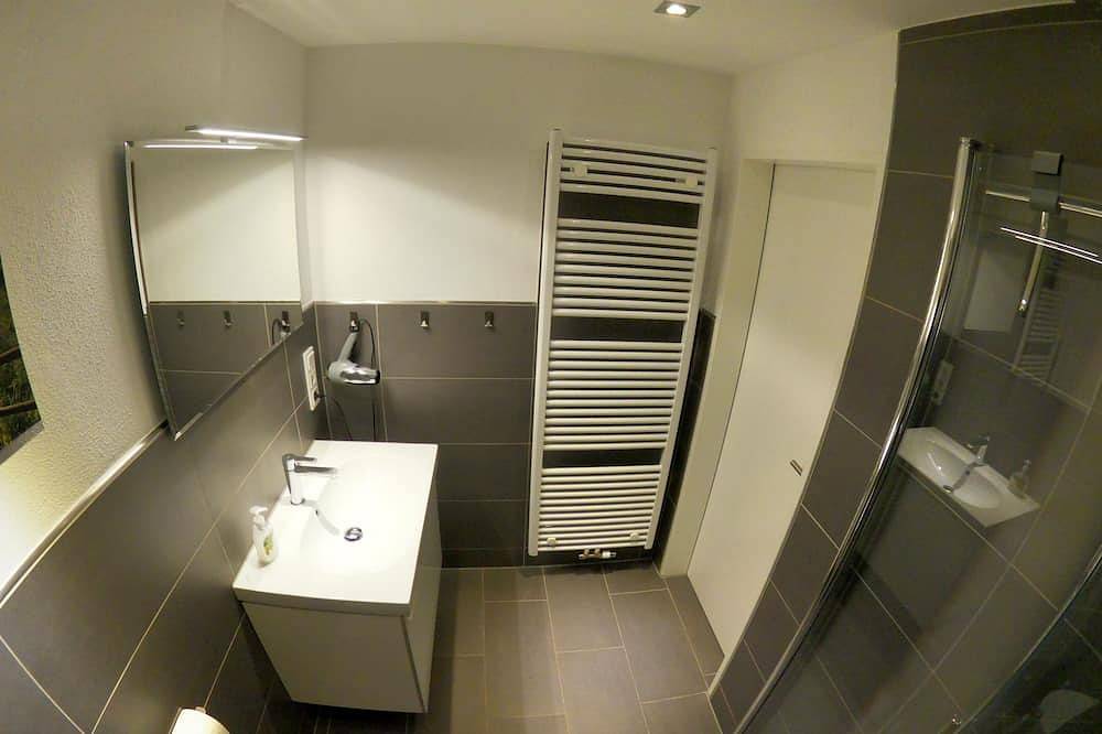 Ganze Wohnung, Ferienwohnung mit Balkon und Blick auf die Moselpromenaden in Alf, Traben-Trarbach und Umbegung