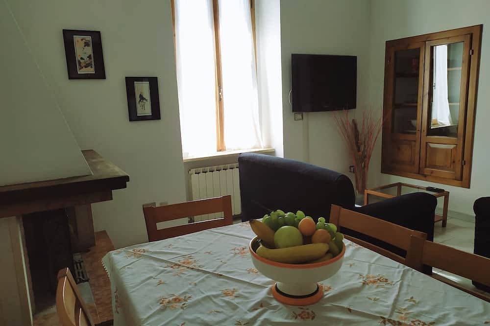 Entire apartment, Fantastic appartment in historical Center-Free Parking available few meters away in Spoleto, Perugia Province