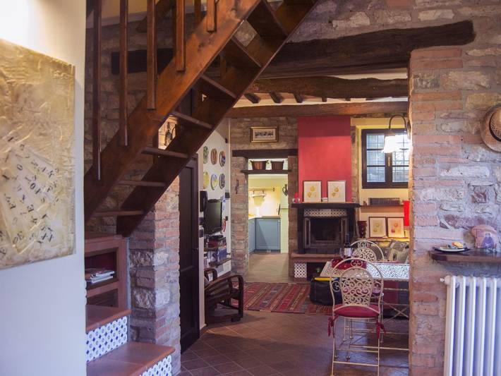 Altes Steinhaus mit Garten in Corciano, Provincia de Perugia