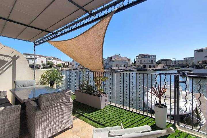Villa pour 6 personnes, avec Balcon ainsi que Terrasse et Piscine à Aigues-Mortes - 4
