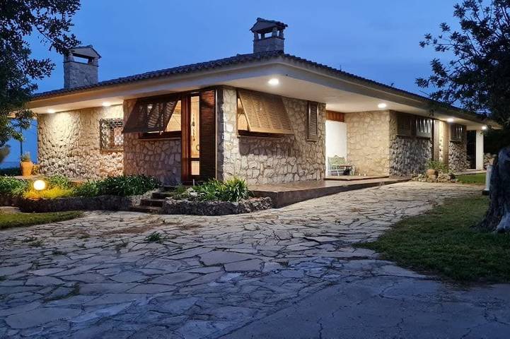 Casa rural para 12 personas, con jardín - 1