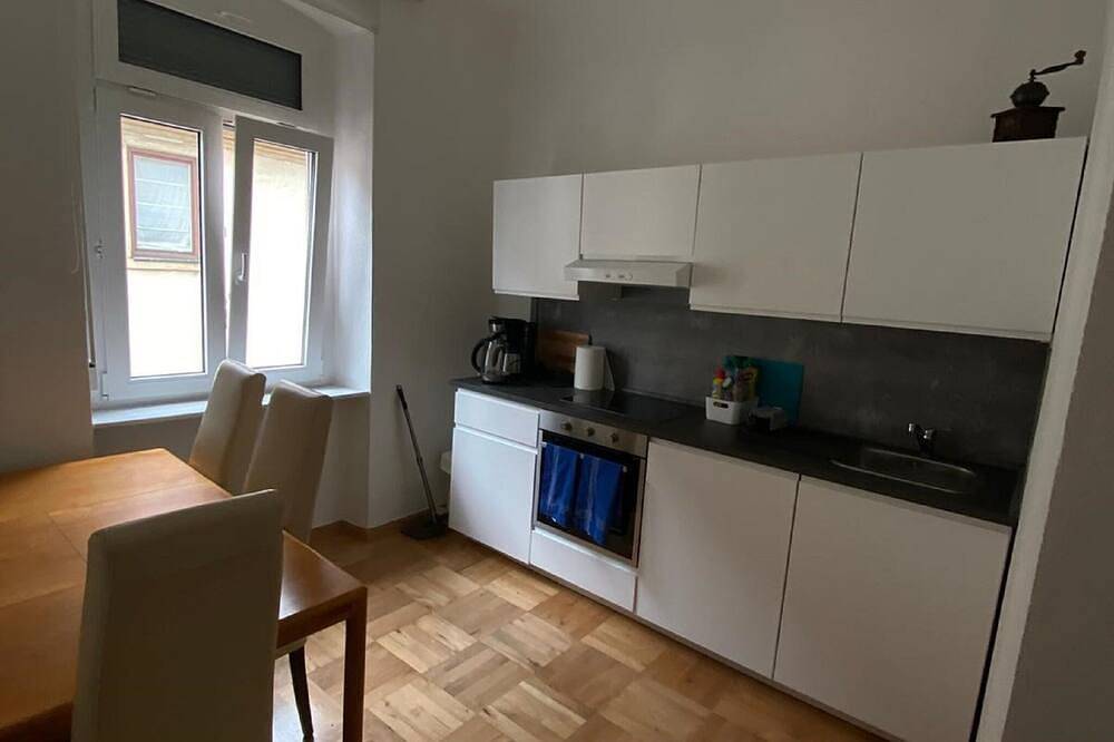 Ganze Wohnung, Zwei-Zimmer-Appartement 35qm im Obergeschoss in Bad Königshofen i.Grabfeld, Rhön-Bayern