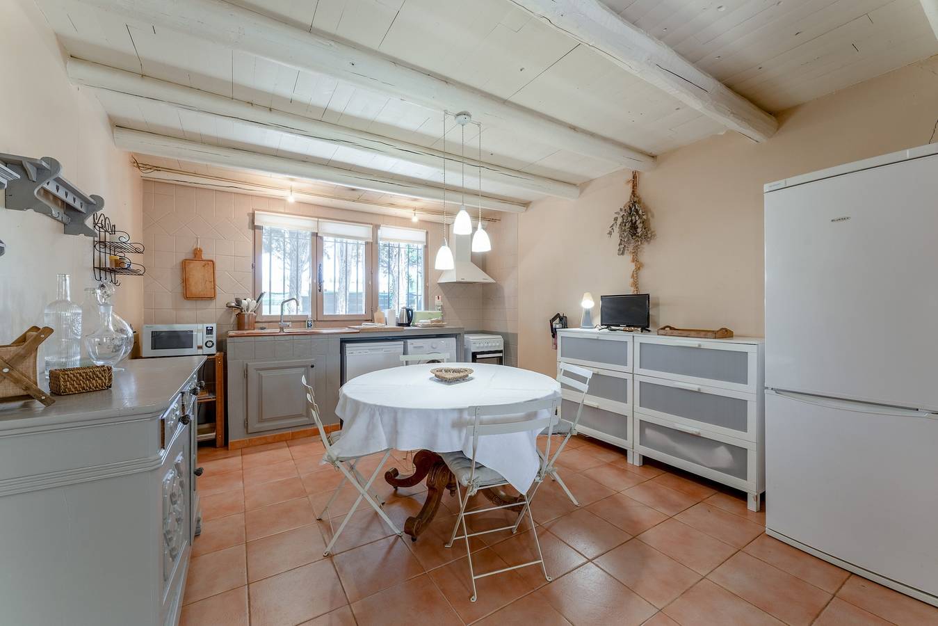 Casa Vacacional 'Mas St Anne' con Piscina Privada, Wi-Fi y Aire Acondicionado in Saint-Étienne-du-Grès, Region de Arles
