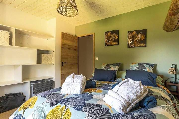 Location de vacances pour 6 personnes, avec jardin ainsi que balcon et sauna à Saint-Anthème - 4