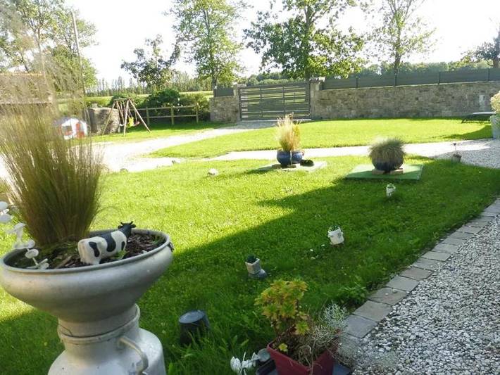 Location de vacances pour 8 personnes, avec jardin à Roz-Landrieux - 2