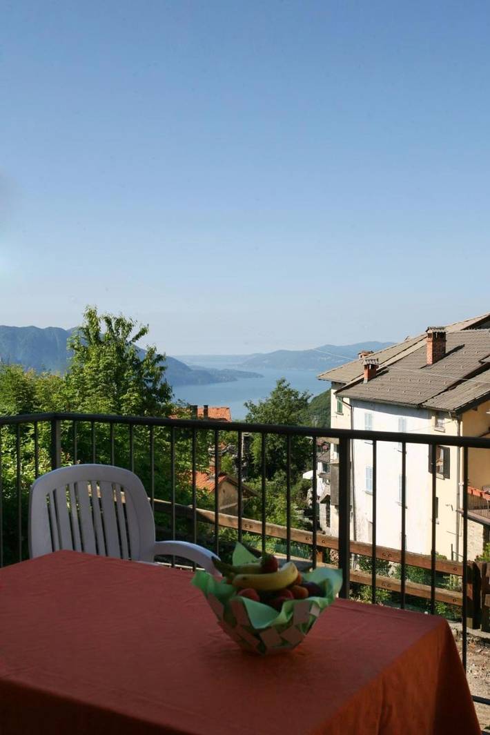 Ferienhaus für 8 Personen, mit Ausblick und Seeblick sowie Balkon - 1