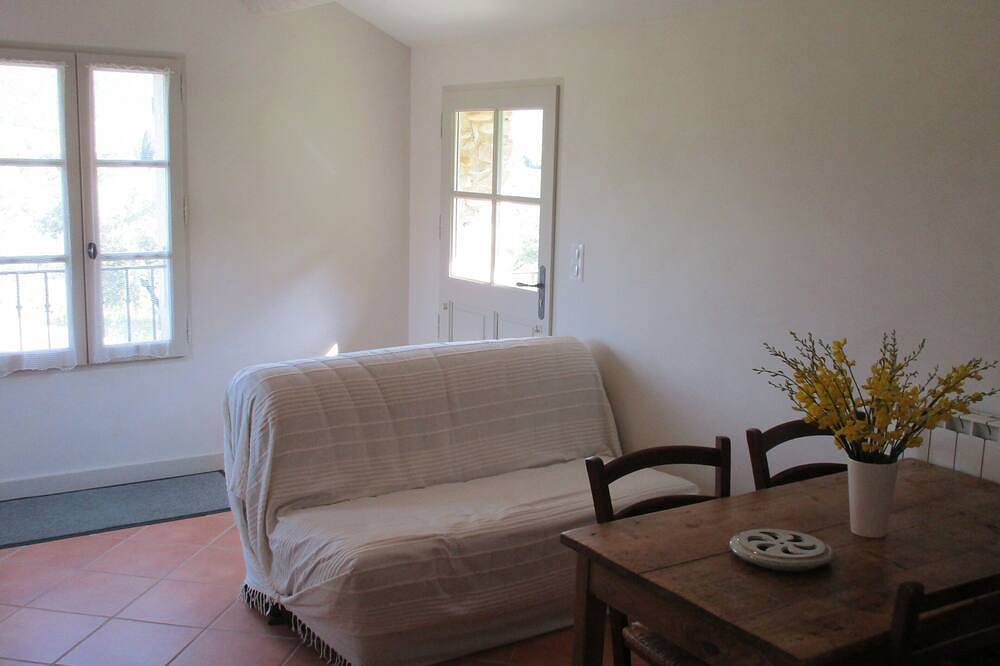Charmantes Ferienhaus in einem alten Bauernhaus in der Nähe von Vaison. in Roaix, Vaucluse