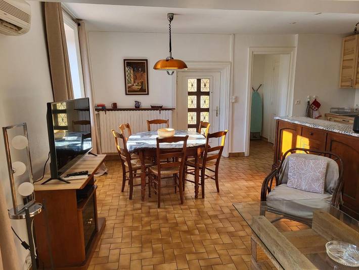 Gîte pour 6 personnes, avec vue et terrasse à Albigny-sur-Saône - 2
