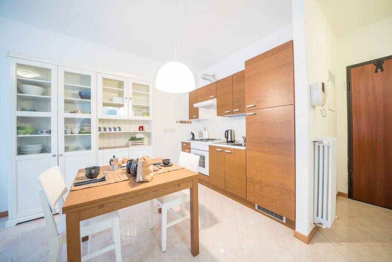 Appartement entier, Appartement de vacances pour 2 personnes in Desenzano del Garda, Montagnes autour du lac de Garde
